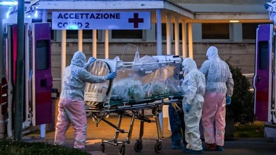 Piemonte, salgono a 343 i ricoverati in terapia intensiva, nella notte altri 15 morti: il totale delle vittime è di 315