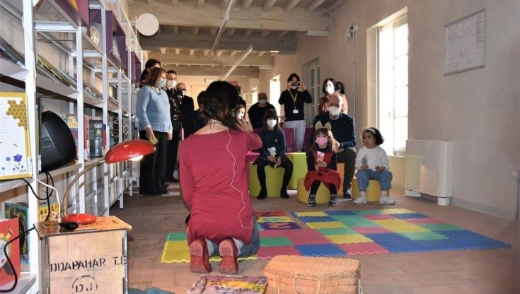 Oltretorrente, tagliato il nastro della nuova biblioteca civica Junior 