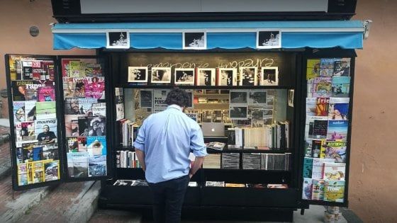 Giornali, ma anche mostre e concerti: così le edicole voltano pagina 