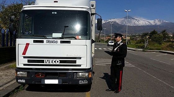 Torino: eliche e motori d'aereo, il bottino fuori dal comune di una coppia di ladri  