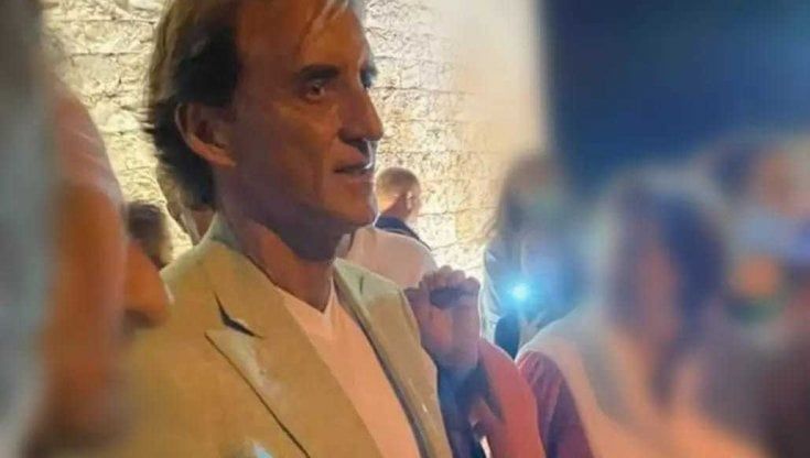 Roberto Mancini in vacanza in Puglia: cena stellata, arte e relax nel resort dopo il trionfo di Wembley
