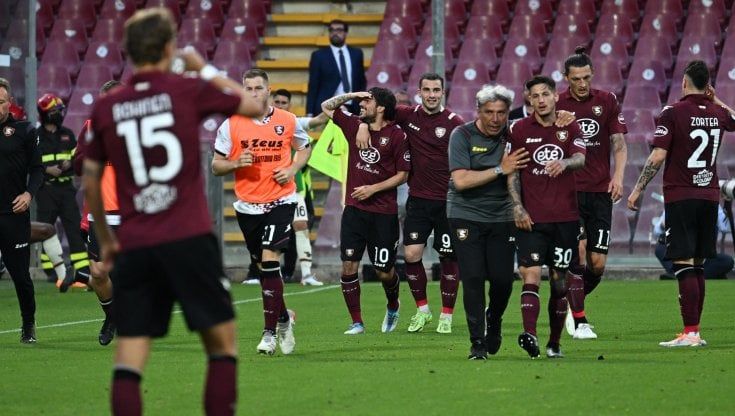 Salernitana-Venezia 2-1: Verdi porta per la prima volta i campani fuori dalla zona retrocessione