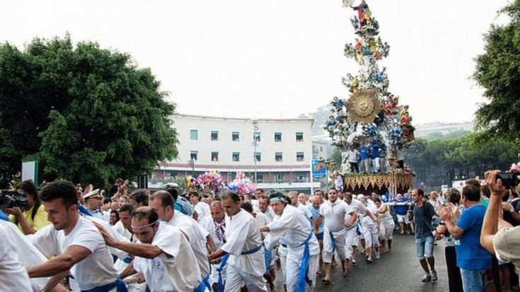 Per strada o in mare, così la festa dell’Assunta attraversa la Sicilia