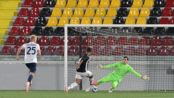 Lazio, Mandas parte avanti ma Motta cresce: i tifosi divisi sui portieri