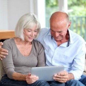 Anziani a scuola di tablet, per accesso alla sanit&agrave; con la telemedicina