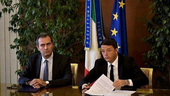 Si firma il patto, Renzi in città: "Napoli è più importante di tutto" 