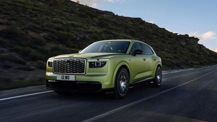 Bentley svela Torcal, il suo primo e potentissimo Suv elettrico. Tutti i segreti