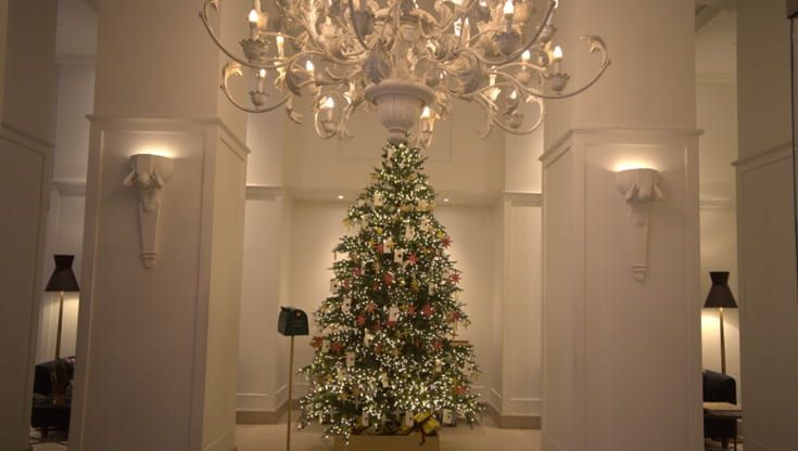Pineider e Hotel Savoy uniscono le loro storie per le feste di Natale