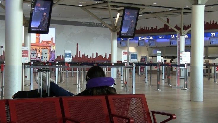 Aeroporto di Bologna ancora con pochi voli: meno 89% dei passeggeri