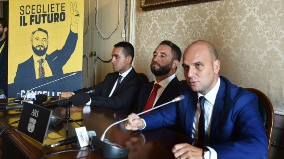 M5s, quando Di Maio in chat sminuiva Cambiano: "Lo santificano perché è amico di Alfano"