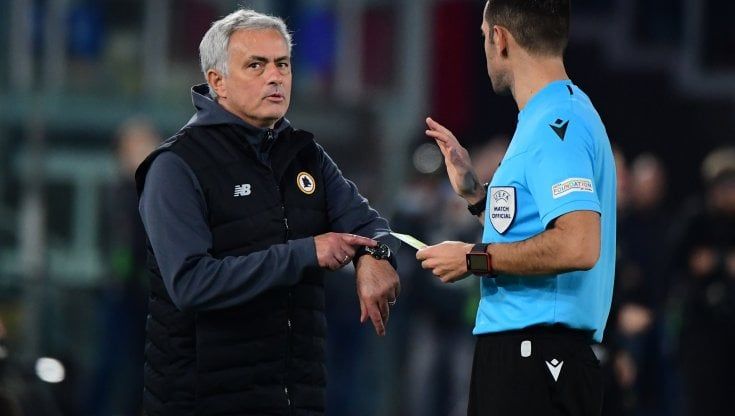 Roma, Mourinho: "Abbiamo giocato male ma l'arbitro ci ha negato due rigori"