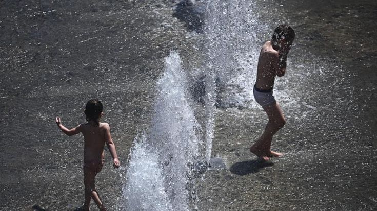 Il caldo abbatte la produttività. Agricoltura e costruzioni le più colpite. Indumenti refrigeranti e teli fotovoltaici per resistere