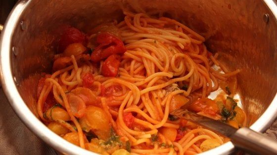 Tra bistrot e pizzeria: Sustable, ritrovo per golosi e curiosi a due passi da Napoli