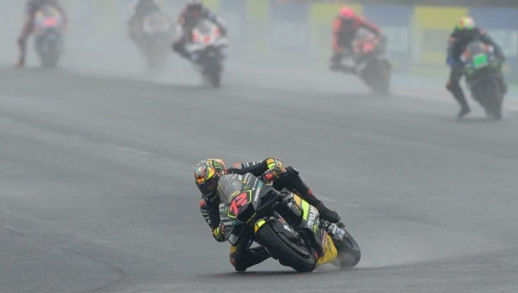 MotoGp, Argentina: Bezzecchi mago della pioggia. Bagnaia cade sul più bello