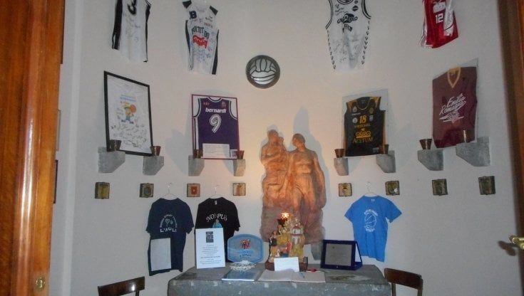 La Madonna del basket nel santuario dell'Appennino bolognese: la Cei ha detto sì