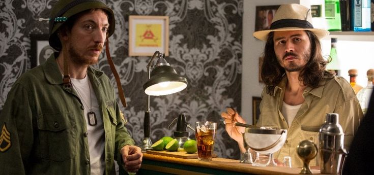 Cocktail, birra e whisky: le serie a tasso alcolico amate in Italia, UK e USA