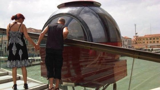 Venezia, sarà smontata l'ovovia sul Ponte di Calatrava costata due milioni e sempre guasta 