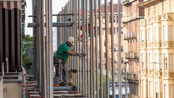 Soldi anticipati, cantiere bloccato: le proteste dei cittadini sul Superbonus congelato. Ecco i casi e le strategie per rimediare