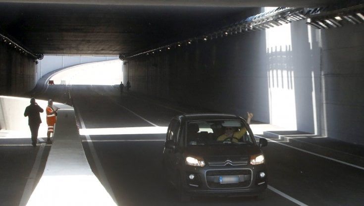 Sei anni di cantieri, tante false partenze. Ma ora è aperto il tunnel per la Bolognina scavato sotto i binari della stazione