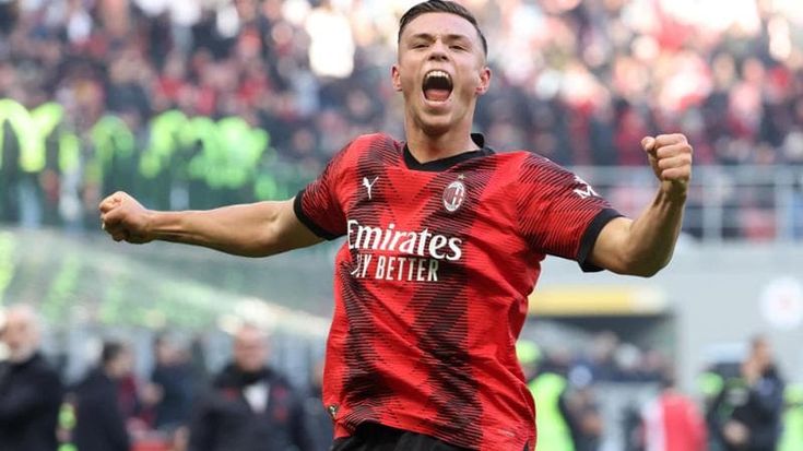 Simic, chi è il giovane difensore del Milan che ha segnato all’esordio in serie A