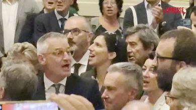 "Bella Ciao" alla Scala per i 120 ani della Cgil: cantano anche Schlein e Fratoianni