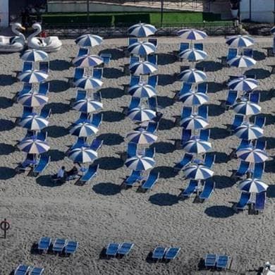 Tra grandi opere e commissari. Il blitz del governo per i balneari