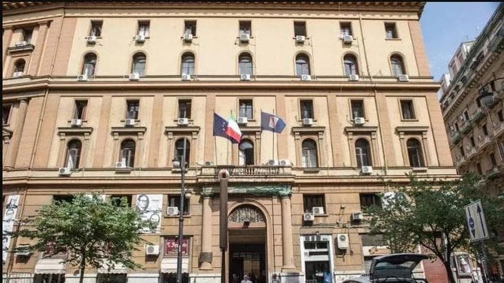 Campania, Fico e il risiko della giunta: Comparone capo di Gabinetto