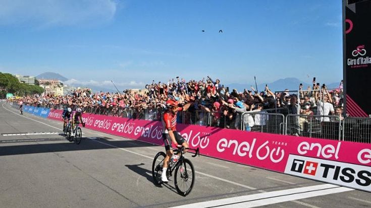 Il Giro d’Italia torna a Napoli il 14 maggio con omaggio a Bagnoli e Coppa America