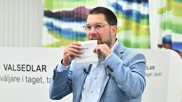 Svezia, scaltro, euroscettico e xenofobo: Jimmie Akesson dà l’assalto al potere
