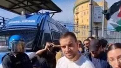 Sfogliatelle agli agenti e scudi abbassati, spunta la voglia di riconciliazione