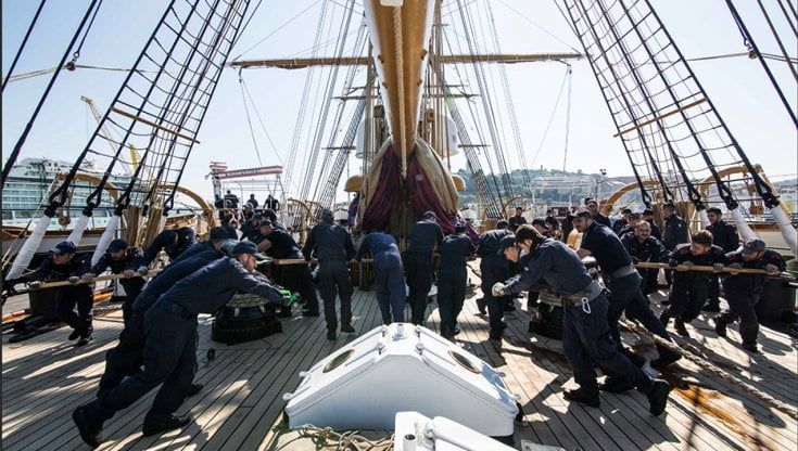 Livorno celebra l'Amerigo Vespucci con una mostra fotografica
