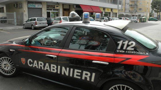 Bullismo a Lecce, fanno stendere sui binari un 12enne e gli sparano con un fucile ad aria compressa