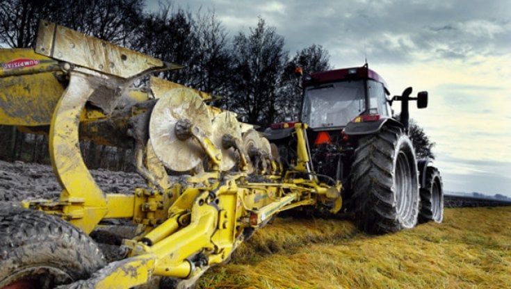 Vibo Valentia, agricoltore 34enne muore schiacciato dal trattore