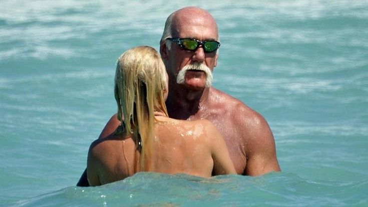 Addio a Hulk Hogan, leggenda del wrestling. Quella vacanza in Salento e la masseria che lo stregò