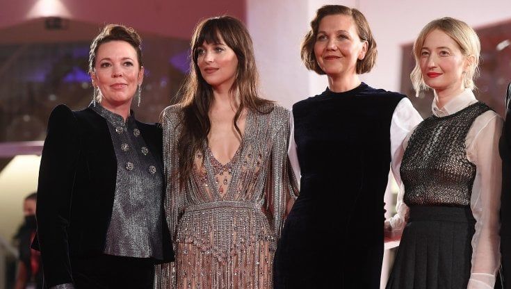 Venezia 78, la recensione di 'The lost daughter': Elena Ferrante va in Grecia