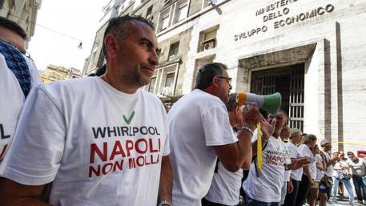 Il governo non ha un piano "b", così ha vinto la Whirlpool