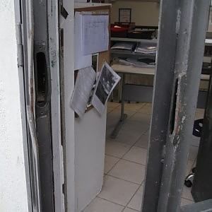 Vandali scatenati al canile Enpa, l'ira dei volontari: "Siamo ostaggio del campo rom"