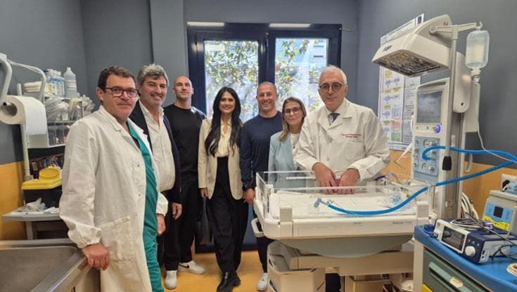 Sanità, al Policlinico l’isola di rianimazione per neonati donata da Cannavaro e Ferrara