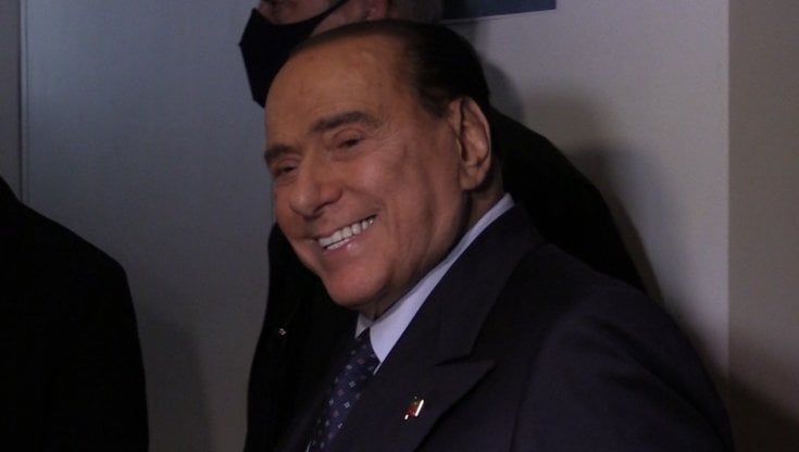 Fi, il ritorno-show di Berlusconi a Bruxelles: il sogno di salire al Colle e quel lungo colloquio con Merkel