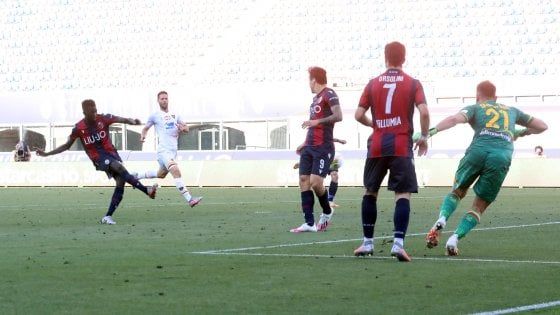 Bologna-Lecce 3-2: decide Barrow al 93', salentini quasi in B 