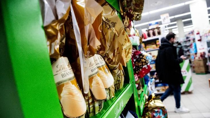 Uova di pasqua, la sorpresa è già allo scaffale: prezzi in crescita per il balzo del cacao