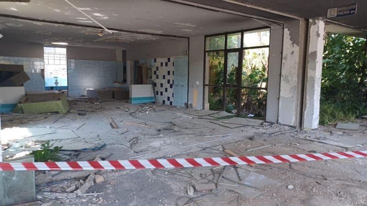 Caivano, due cugine di 13 anni violentate da sei ragazzi nel Parco Verde. La relazione shock degli assistenti sociali: “Stile di vita ha favorito il reato”. Le vittime allontanate dai genitori