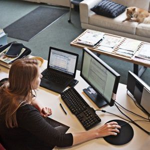 Lavorare all'estero, il vademecum delle Entrate per essere in regola con il Fisco