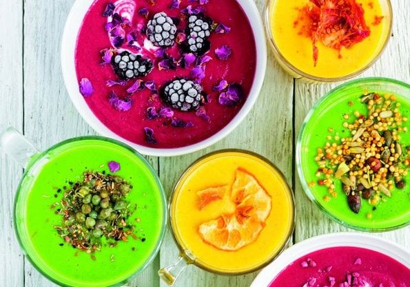 Altro che piatto della nonna, ecco la nuova vita delle zuppe: colorate e supernutrienti