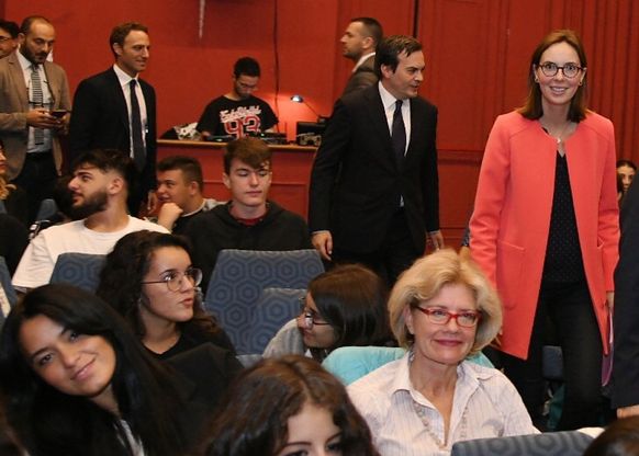 Napoli, il ministro Amendola e la segretaria di Stato francese incontrano studenti al Grenoble