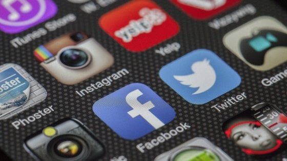 Le elezioni, i social e le bolle ideologiche: ecco il profilo degli utenti più a rischio