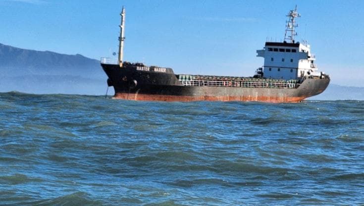 Viareggio, nave cargo in avaria. Guardia costiera soccorre l’equipaggio