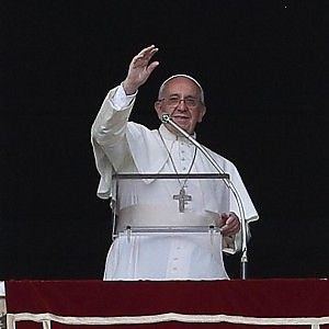 Papa: "Vicini a ebrei, basta odio e intolleranza"