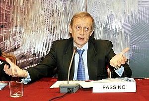 Fassino dopo il rimpasto<br />si scopre un po' pi&ugrave; forte