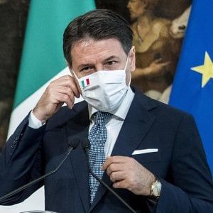 Palermo, le associazioni scrivono a Conte: "A una stretta di mano segua un impegno di ricostruzione"